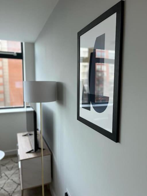 Fantastic One Bedroom Apartment Near Old Trafford Stadium Manchester Exterior photo