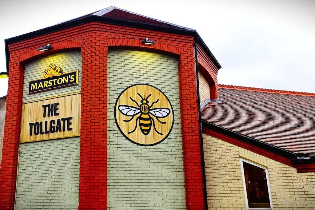 Fantastic One Bedroom Apartment Near Old Trafford Stadium Manchester Exterior photo