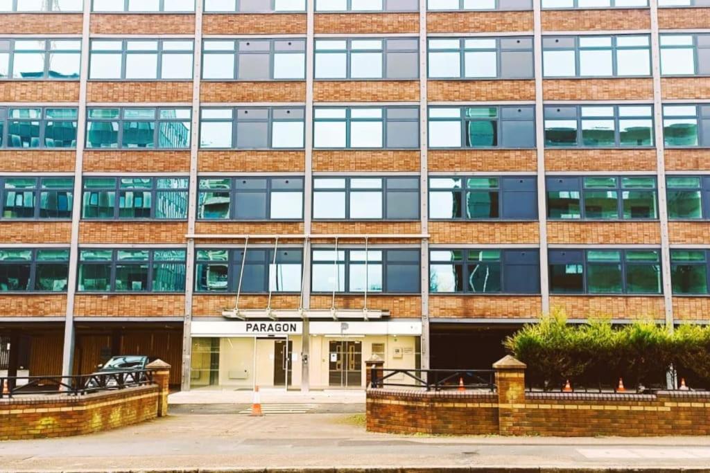 Fantastic One Bedroom Apartment Near Old Trafford Stadium Manchester Exterior photo